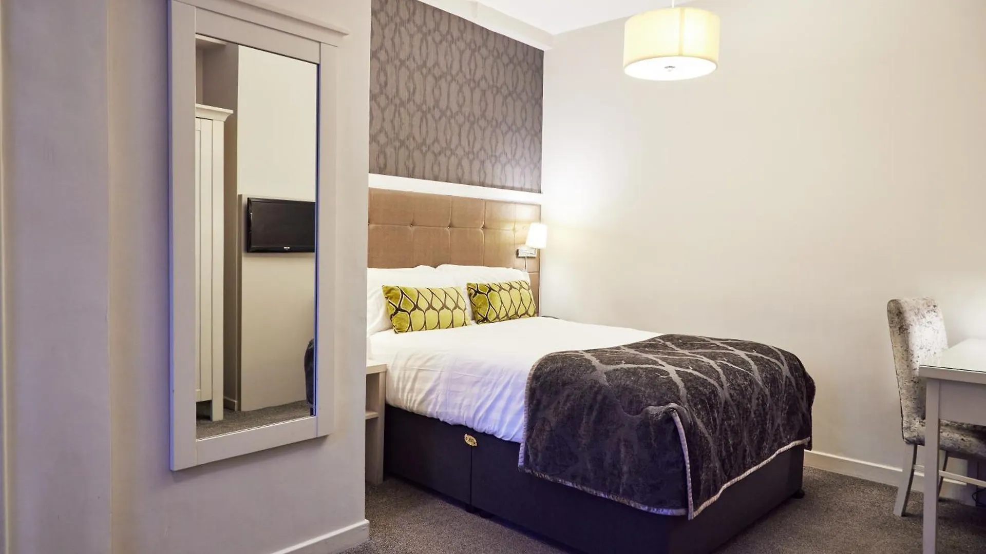 Hotel Isaacs Cork City