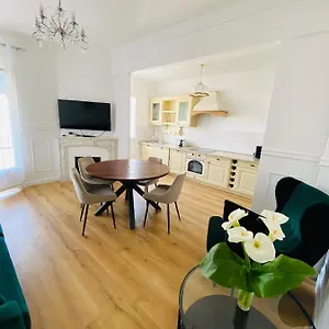 https://le-nid-blanc-nice-centre.fr-provencehotel.com