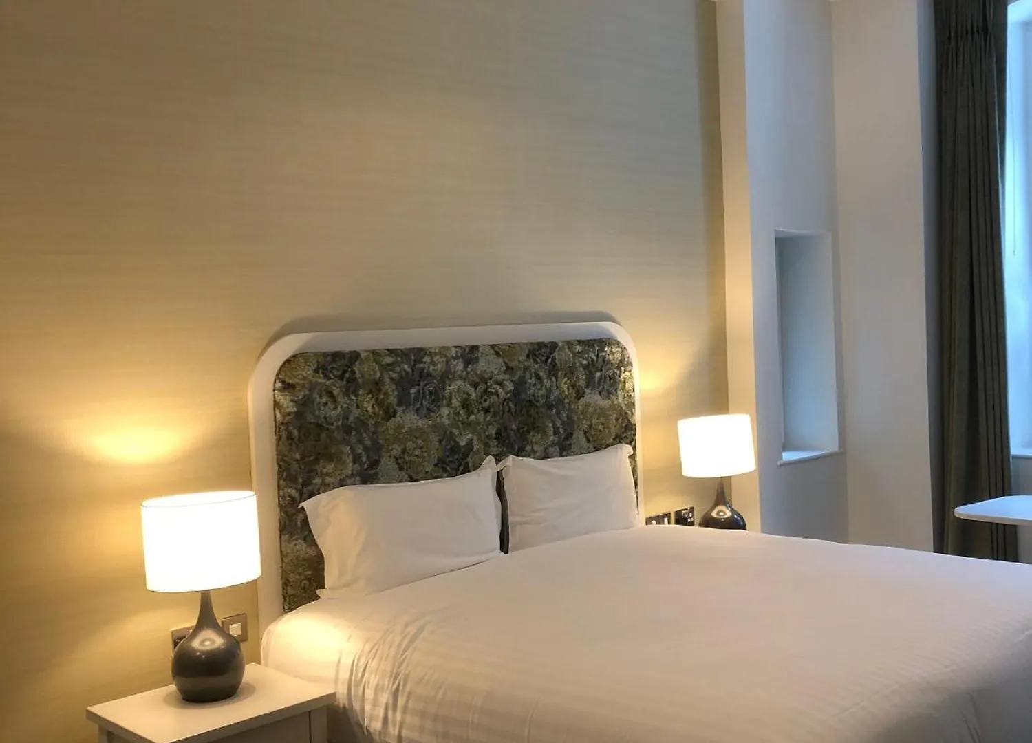 Hotel Isaacs Cork City 3*,